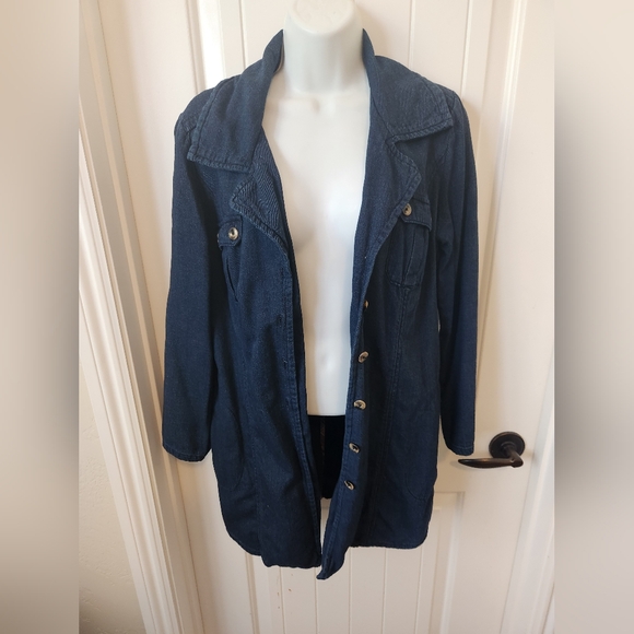 CAbi Utility Travel Blue Dark ChambrayButton Down Shacket Jacket Size M - Picture 2 of 8